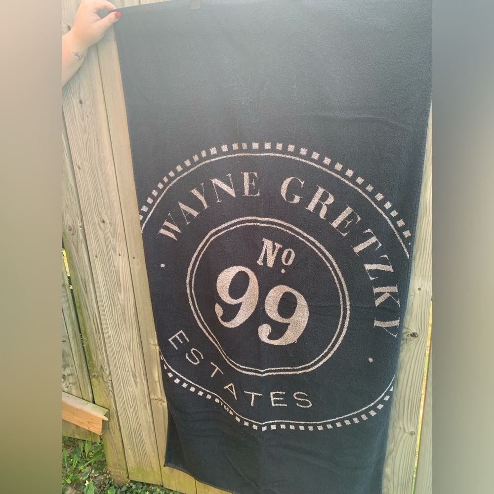 Wayne Gretzky Estates No 99 Black Bath Towel